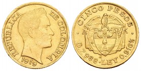 Colombia. 5 pesos. 1919. Medellín. A. (Km-201.1). (Fr-113). Au. 7,97 g. Golpes en el canto. MBC+. Est...250,00.