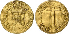 Portugal - D. João III (1521-1557)
Gold - Cruzado Calvário, +IOANES:III:PORTVGALI/+IN:HOC:SIG/NO:VINCES, crossed marks on arms and body of Cross, G.1...