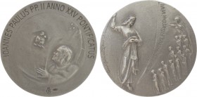 Medalhas - João Paulo II
Prata - ND - João Paulo II XXV Anos de Pontificado. 44mm. 40g. c/ Estojo. BELA