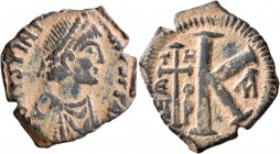 Justinian I, 527-565. Half Follis (Bronze, 27 mm, 6.64 g, 11 h), Theoupolis (Antiochia), 533-537. D N IVSTINIANVS P P AVG Diademed, draped and cuirass...
