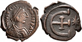 Justinian I, 527-565. Pentanummium (Bronze, 16 mm, 2.23 g, 6 h), Theoupolis (Antiochia), 551-560. D N IVSTINIANVS P P AVG Diademed, draped, and cuiras...