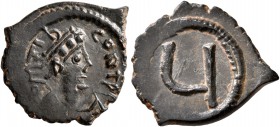 Tiberius II Constantine, 578-582. Pentanummium (Bronze, 16 mm, 1.88 g, 7 h), Constantinopolis. δ m Tib CONTP Diademed, draped and cuirassed bust of Ti...