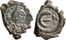 Maurice Tiberius, 582-602. Pentanummium (Bronze, 16 mm, 2.19 g, 6 h), Nicomedia. Diademed, draped, and cuirassed bust of Maurice Tiberius to right; ar...