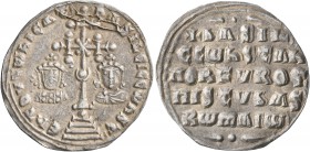 Basil II Bulgaroktonos, with Constantine VIII, 976-1025. Miliaresion (Silver, 24 mm, 2.29 g, 12 h), Constantinopolis, 977-989. ЄҺ TUVTω ҺICAT' baSILЄI...