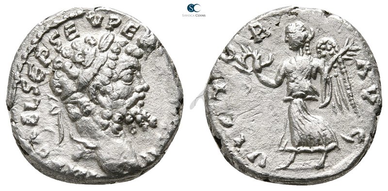 Septimius Severus AD 193-211. Emesa
Denarius AR

16mm., 2,81g.



very fi...