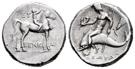 Calabria. Tarentum. Didracma. 272-235 a.C. (Sng ans-1171 similar). Anv.: Jinete parado a derecha. Rev.: Taras sobre delfín a izquierda con Pegado y tr...