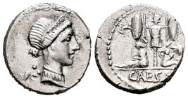 Julio César. Denario. 46-45 a.C. Galia. (Ffc-11). (Craw-468/1). (Cal-645). Anv.:  Cabeza diademada de Venus a derecha, detrás cupido. Rev.: Trofeo de ...