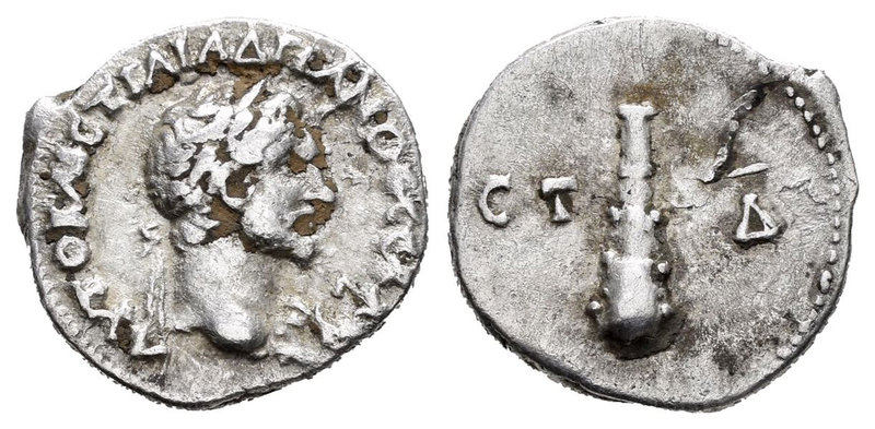 Adriano. Hemidracma. 119-120 d.C. Capadocia. (Sng Cop-223). Rev.: Clava entre le...