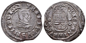 Felipe IV (1621-1665). 16 maravedís. 1662. Coruña. R. (Cal-1299). (Jarabo-Sanahuja-no cita esta variante). Ae. 4,49 g. Variante de puntación ya que só...