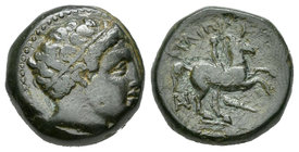 Imperio Macedonio. Filipo II. AE 18. 359-336 a.C. (Gc-6696). Anv.: Cabeza de Apolo a derecha. Rev.: Jinete desnudo a derecha, encima y debajo leyenda....