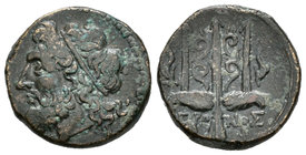 Sicilia. Siracusa. AE 22. 275-215 a.C. Hieron II. (Gc-1223). Anv.: Cabeza de Poseidón a izquierda. Rev.: Tridente flanquedado por dos delfines. Ae. 5,...