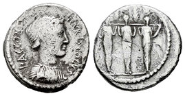 Accoleia. Denario. 43 a.C. Roma. (Ffc-90). (Craw-486/1). (Cal-62). Anv.: Busto de Acca Larentia a derecha, alrededor P ACCOL(EIVS) LARISCOLVS. Rev.: L...