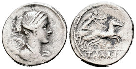 Carisia. Denario. 46 a.C. Roma. (Ffc-539). (Cal-378a). Anv.: Busto alado de la Victoria a derecha con una joya en el moño y diadema de perlas, detrás ...