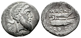 Pompeyo Magno. Denario. 49 a.C. Hispania. (Ffc-6). (Craw-446/1). (Cal-373). Anv.: Cabeza diademada de Numa a derecha, sobre la diadema NUMA, detrás (C...