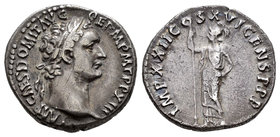 Domiciano. Denario. 92-3 d.C. Roma. (Spink-2736). (Ric-174). Rev.:  IMP XXII COS XVI CENS P P. Minerva de pie a izquieda con lanza. Ag. 3,25 g. MBC. E...
