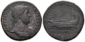 Adriano. Sestercio. 131 d.C. Roma. (Spink-3596). (Ric-706). Rev.: FELICITATI AVG COS III P P SC. Galera tripulada y navegando a izquierda. Ae. 24,71 g...