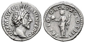 Marco Aurelio. Denario. 162 d.C. Roma. (Ric-68). Rev.: PROV DEOR TR P XV COS III. Providentia en pie a izquierda con globo y cuerno de la abundancia. ...