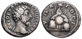 Marco Aurelio. Didracma. 161-180 d.C. (Gc-1661). Rev.: Monte arageo, alrededor leyenda. Ag. 539,00 g. MBC. Est...80,00.