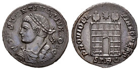 Constantino II. Centenional. 325-6 d.C. Trier. (Spink-17618). (Ric-480). Rev.: PROVIDENTIAE CAESS. Entrada de campamento con dos torres, encima estrel...