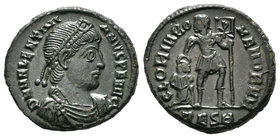 Valentiniano I. Centenional. 364-7 d.C. Tesalónica. (Spink-19453). (Ric-176). Rev.: GLORIA ROMANORVM. Valentiniano en pie a izquierda con labarum, a s...