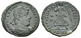 Valentiniano I. Centenional. 365-367 d.C. Siscia. (Spink-19506). (Ric-7a). Rev.: SECVRITAS REIPVBLICAE. En el campo estrella con A debajo . Ae. 2,59 g...