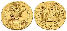 Constantino IV. Sólido. 685-688 d.C. Constantinopla. (Sb-1154). Rev.: Cruz sobre pedestal de tres escaños entre Heraclio y Tiberio. Au. 4,41 g. MBC+. ...