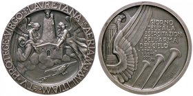 MEDAGLIE - FASCISTE - Medaglia 1930 A. VIII - Giorno dell' Ala - Fascio su ala, scritta e tre trombe /R Casa della Vergine di Loreto su nubi, sorretta...