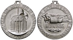 MEDAGLIE - FASCISTE - Medaglia A. XVIII - Associazione Mutilati di Guerra Bari - La Vittoria con spada e scudo in vola a s. /R Casa del mutilato di Ba...