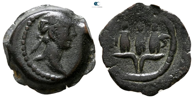 Egypt. Alexandria. Trajan AD 98-117. 
Dichalkon Æ

14 mm., 1.78 g.



ver...