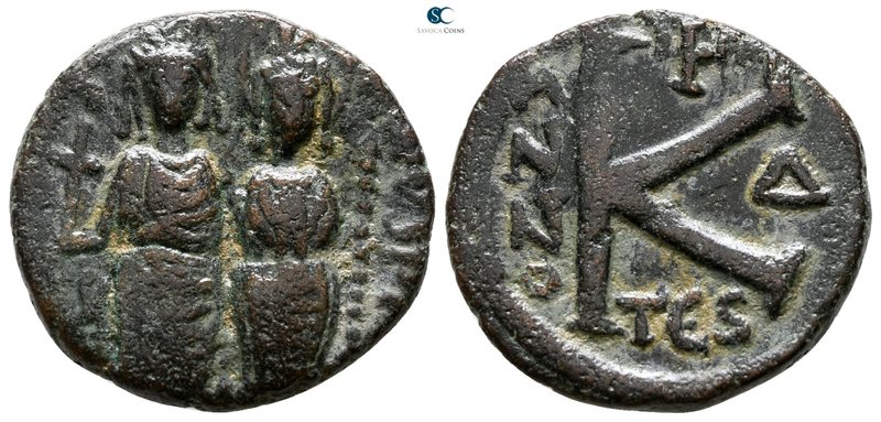 Justin II and Sophia AD 565-578. Thessalonica
Half follis Æ

19 mm., 5.25 g....