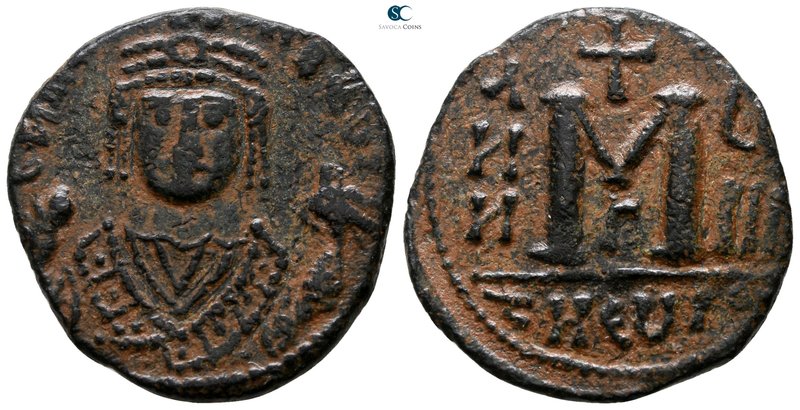 Maurice Tiberius AD 582-602. Theoupolis (Antioch)
Follis Æ

25 mm., 7.02 g.
...