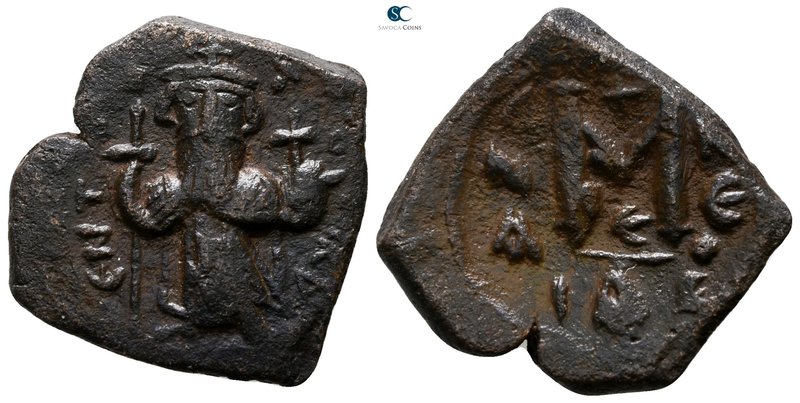 Constans II AD 641-668. Constantinople
Follis Æ

23 mm., 4.54 g.



very ...