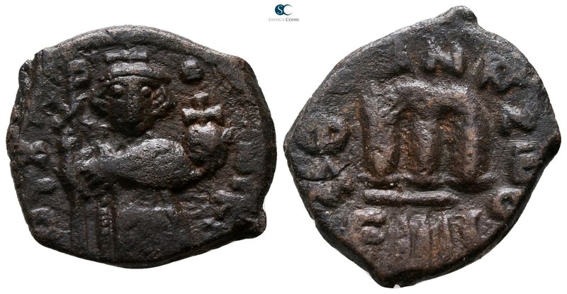 Constans II AD 641-668. Constantinople
Follis Æ

22 mm., 4.43 g.



very ...