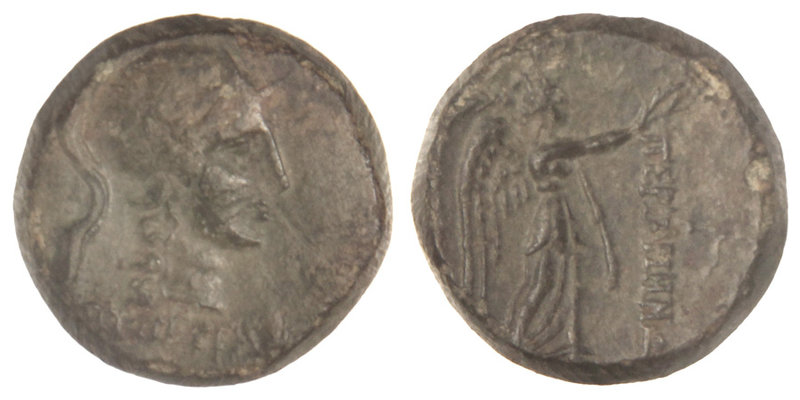 AE 16. 150-100 a.C. PÉRGAMO. MISIA. Anv.: Cabeza de Atenea con casco ático a der...