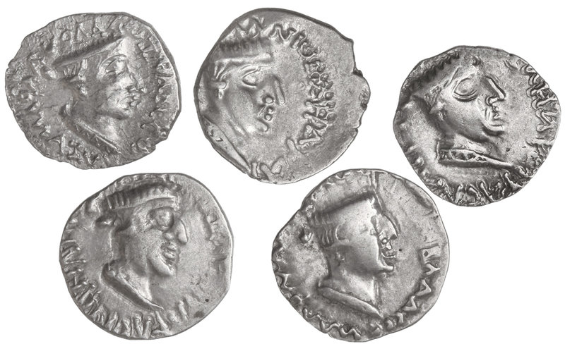 Lote 5 monedas Dracma. Siglo I d.C. KSHAHARATAS. NAHAPANA. INDO-ESCITAS DEL PAQU...