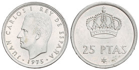 Juan Carlos I. 25 Pesetas. 1975 (*79). 9,60 grs. AR. ERROR: Acuñación en cospel de plata. JBM-75.3.2b. SC.