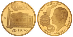 Juan Carlos I. 200 Euros. 2005. XXV ANIVERSARIO DE LOS PREMIOS PRÍNCIPE DE ASTURIAS. AU. En estuche original, con certificado. (Raya en anverso). PROO...