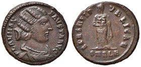 Fausta (324-326) Follis (Alexandria) Busto a d. - R/ Fausta stante di fronte - RIC 39 AE (g 4,12) 
Grading/Stato:SPL+
