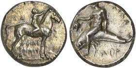 Apulia, Tarentum, Nomos, ca. 302-280 BC
AR (g 7,86; mm 21; h 9)
Horseman galloping r., crowning horse; on l., ΣA; below, ΦΙΛΙ / ΑΡΧΟΣ, Rv. ΤΑΡΑΣ, do...