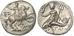 Apulia, Tarentum, Nomos, ca. 240-228 BC
AR (g 6,43; mm 19; h 6)
Horseman galloping r.; on l, EK monogram; below, KAΛΛIKPA / THΣ, Rv. TAPAΣ, dolphin ...