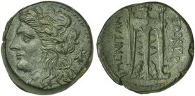 Sicily, Tauromenion, Bronze, ca. 207-190 BC
AE (g 13,06; mm 24; h 7)
Laureate head of Apollo l.; behind, bee, Rv. ΤΑΥΡΟ - ΜΕΝΙΤΑΝ, tripod. CNS 25; H...