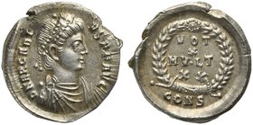 Arcadius (383-408), Siliqua, Constantinople, AD 392-395
AR (g 2,09; mm 17; h 12)
D N ARCADI - VS P F AVG, diademed, draped and cuirassed bust r., Rv...
