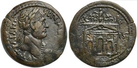 Trajan, Drachm, Egypt: Alexandria, AD 112-113
AE (g 23,18; mm 33; h 12)
Triumphal arch with three arcades; on the summit, facing statue of the Emper...