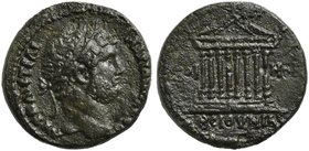 Hadrian, Bronze, Koinon of Bithynia, AD 117-138
AE (g 5,43; mm 21; h 7)
Octastyle temple. Waddington, Rec. Gen 48 var.
Dark patina, extremely fine....