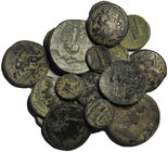 19 bronze ancinent bronze coins. LOT SOLD AS IS, NO RETURNS. Conduction see picture.