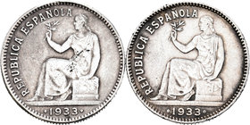 Lote de 2 monedas de la II República de 1 peseta de 1933. A EXAMINAR. MBC+. Est...20,00.