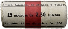 Estado Español (1936-1975). 2,50 pesetas. 1953*54. Madrid. (Cal-68). Cartucho FNMT de 25  monedas. Envoltorio roto. SC. Est...250,00.