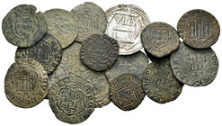 Lote de 18 monedas, Dihem hispano árabe (1) y vellones medievales (17). A EXAMINAR. BC-/MBC. Est...200,00.