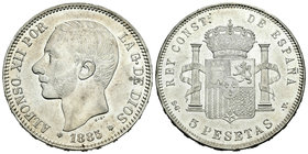 Alfonso XII (1874-1885). 5 pesetas. 1885*18-87. Madrid. SGV. (Vti-117Fh). Ag. 24,83 g. No coincidente. 21 barras en escudete. 5 del valor es recto. Ma...