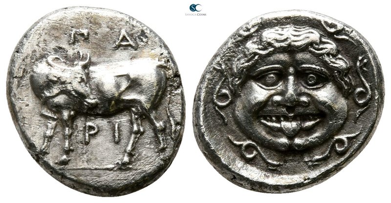 Mysia. Parion 400-300 BC. Hemidrachm AR

14mm., 2,43g.

ΠΑ-ΡΙ, bull standing...